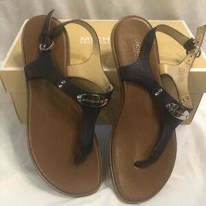 Michael Kors MK Plate Thong Admiral Navy Blue Sandals Size 8 Medium